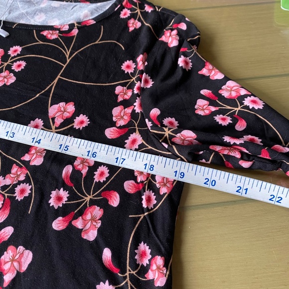 Flowered Tunic - Picture 7 of 13